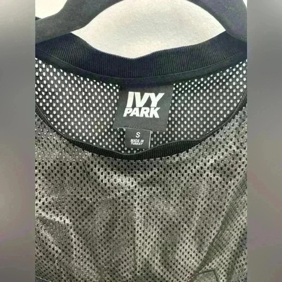 METALLIC LONGLINE TANK BY IVY PARK
Size S - Picture 6 of 6